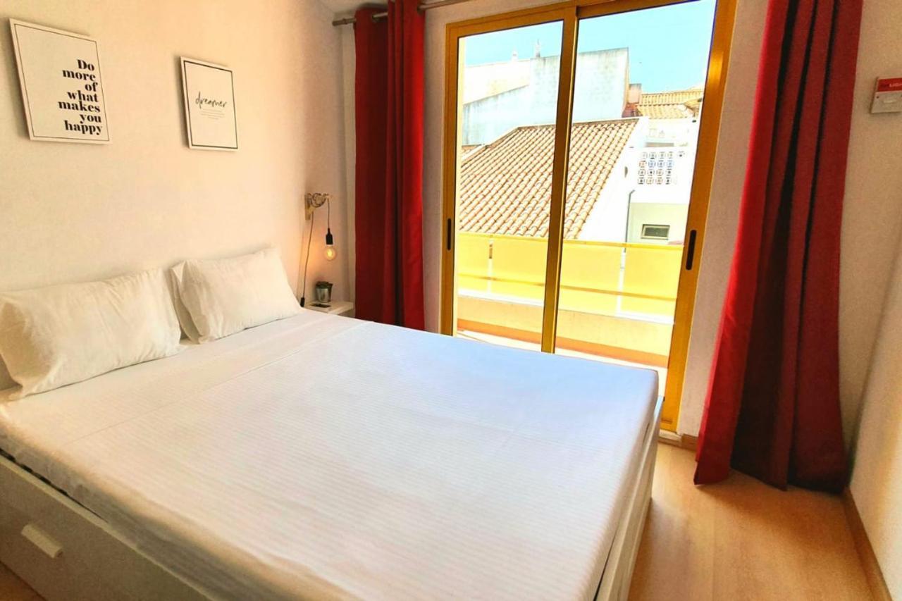Lovelystay - Yellow Submarine House Lagos Exteriör bild