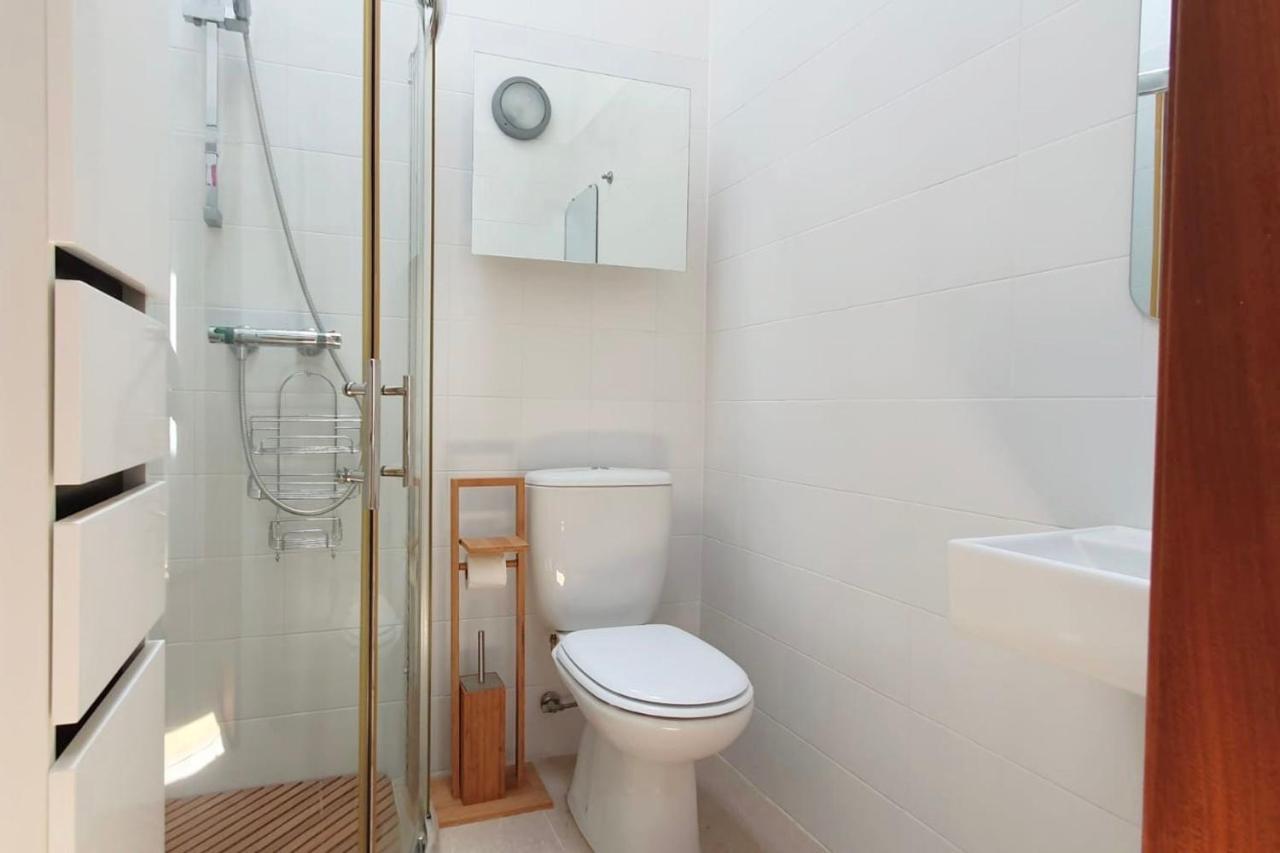 Lovelystay - Yellow Submarine House Lagos Exteriör bild