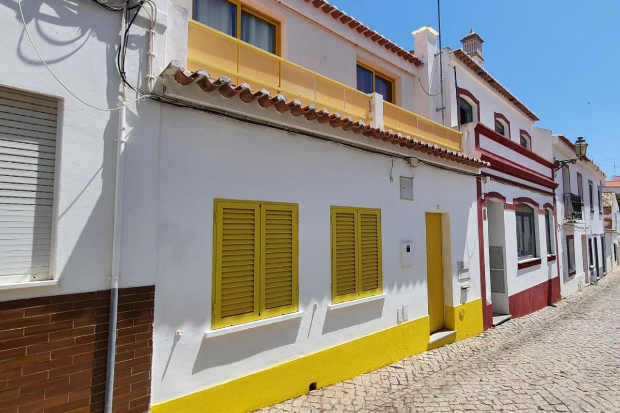 Lovelystay - Yellow Submarine House Lagos Exteriör bild