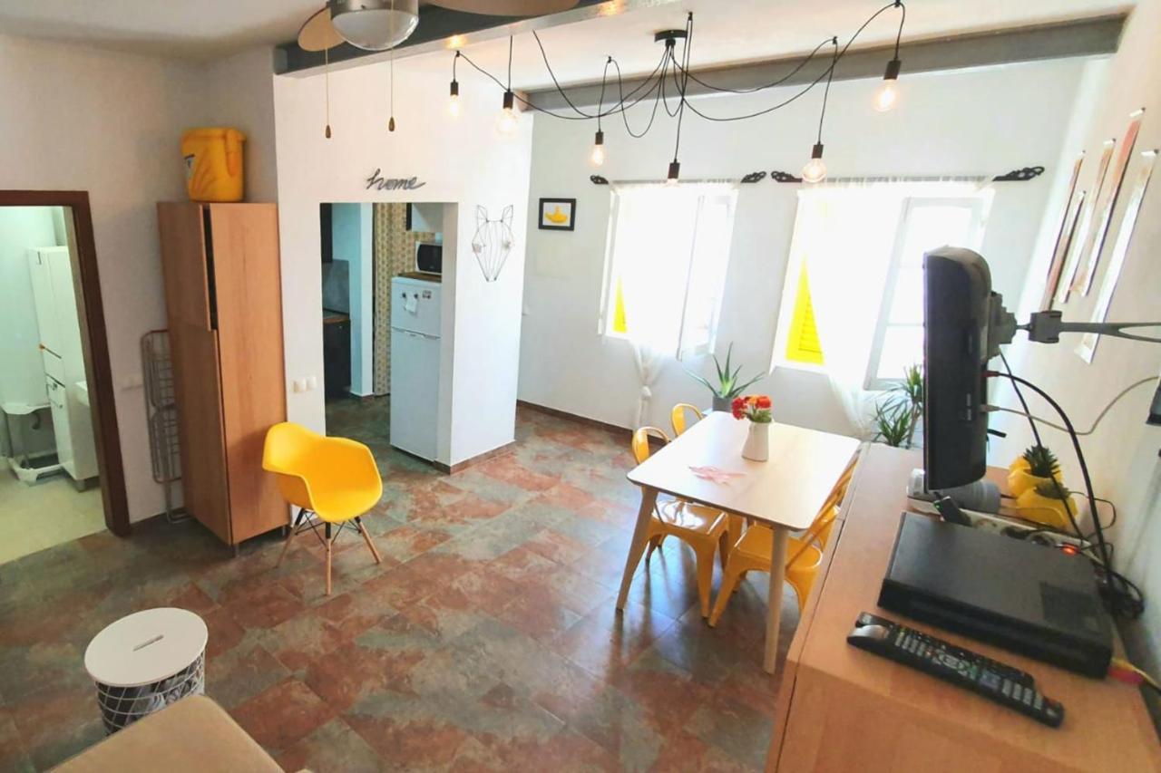 Lovelystay - Yellow Submarine House Lagos Exteriör bild